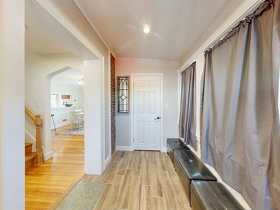 4th image of 440 Huntington Ave