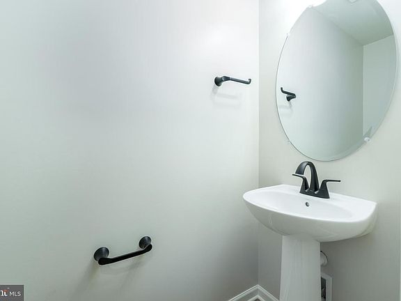 3rd image of 132 Dolomite Dr