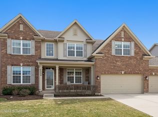 4250 Gladstone Dr, Lake In The Hills, IL 60156