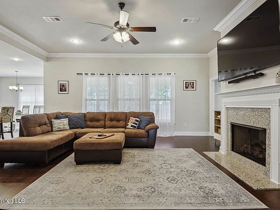 5th image of 2021 Pelican Cir