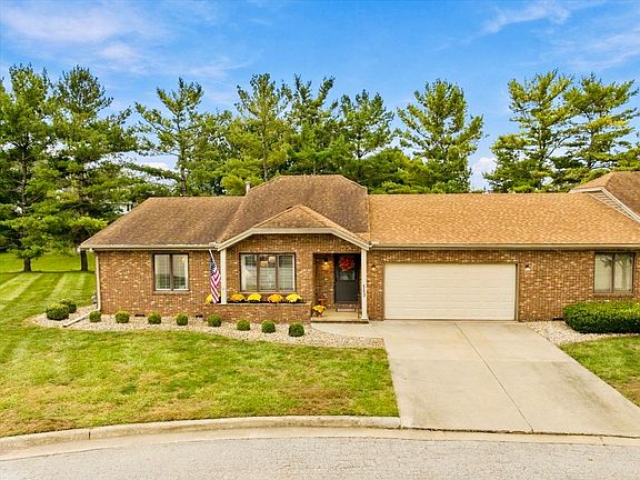 2nd image of 113 Manor Cir