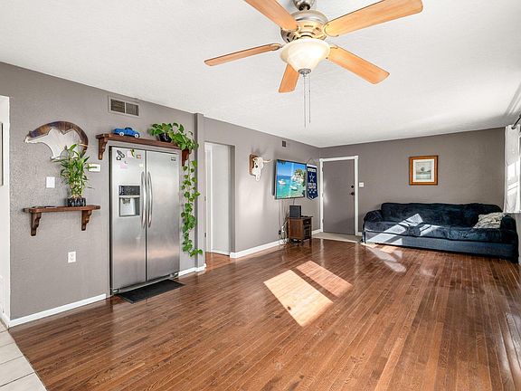 4th image of 13308 Monarch Dr NE