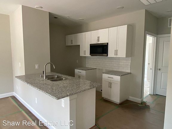 2nd image of 5760 Park Ave #203