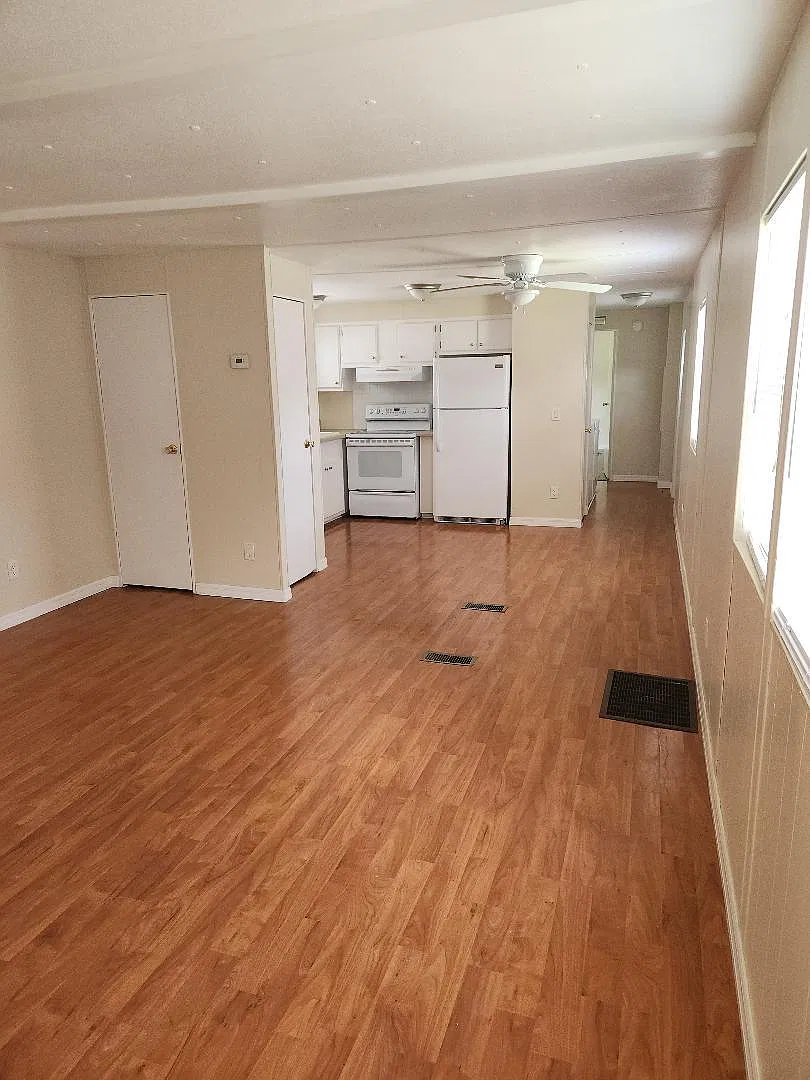 2 bed, 750 sqft, $1,500 — Photo 3