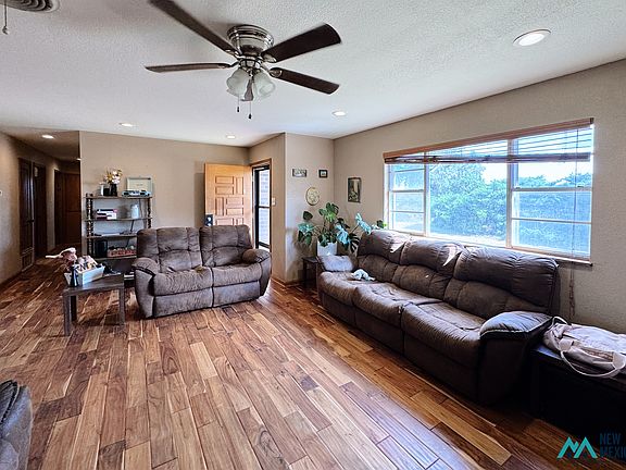 3rd image of 962 Curry Rd E #6