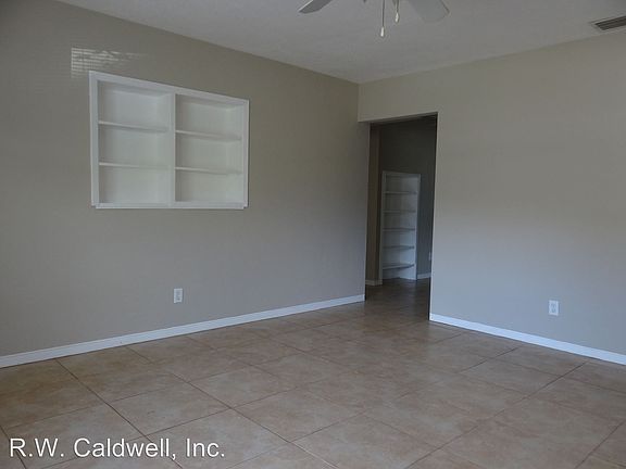 3rd image of 5710 Newton Ave S