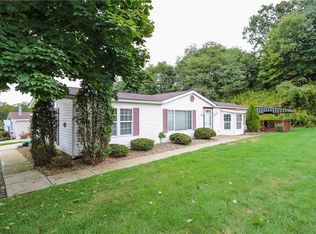 230 Rock Lake Dr, Zelienople, PA