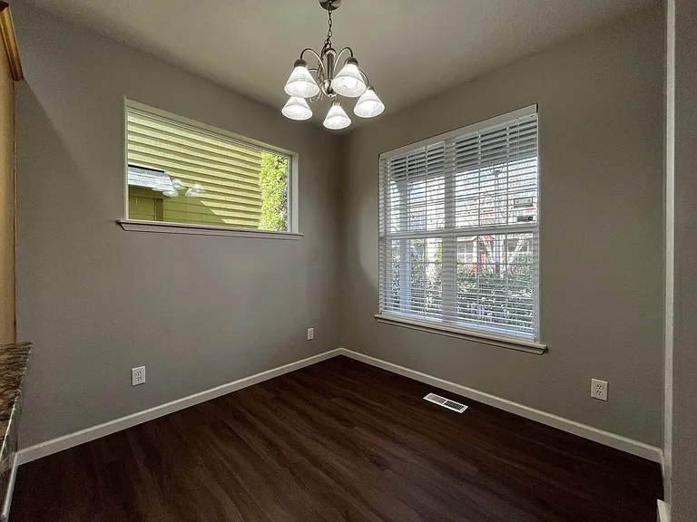 6262 NE Chestnut St — Photo 16
