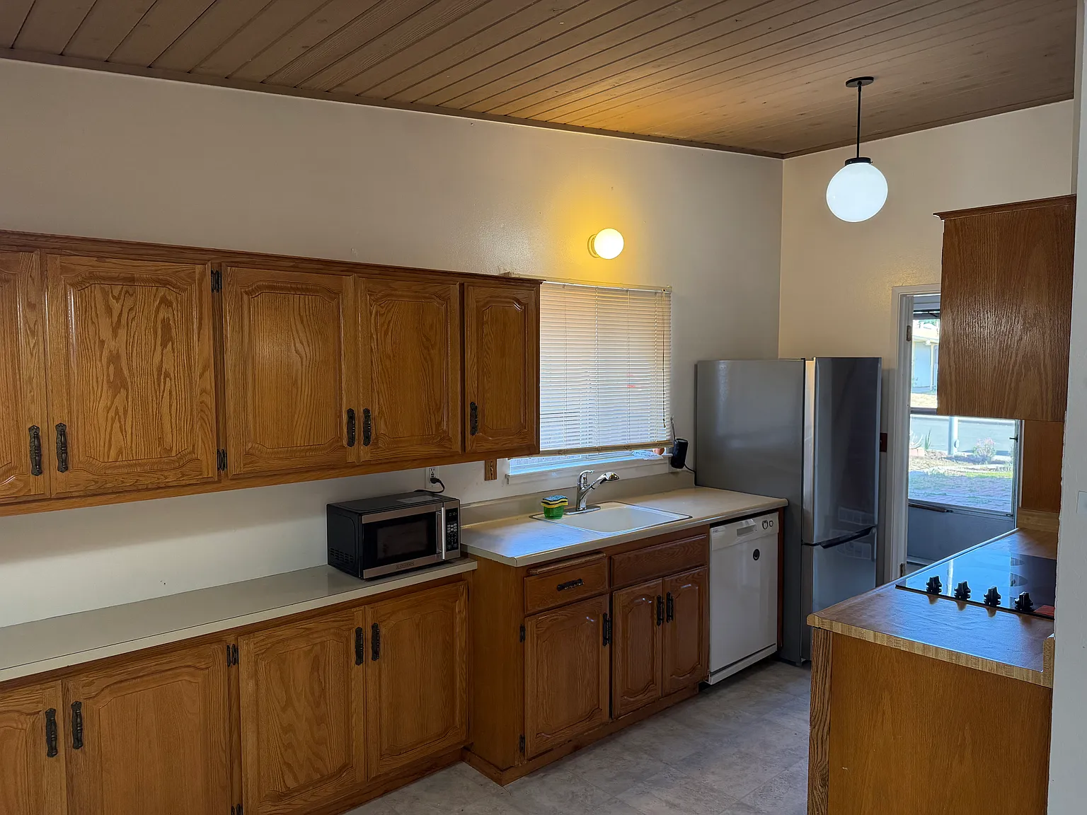 4 bed, 1433 sqft, $3,600 — Photo 4