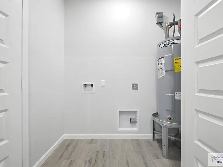1604 Clinton St #2 — Photo 11