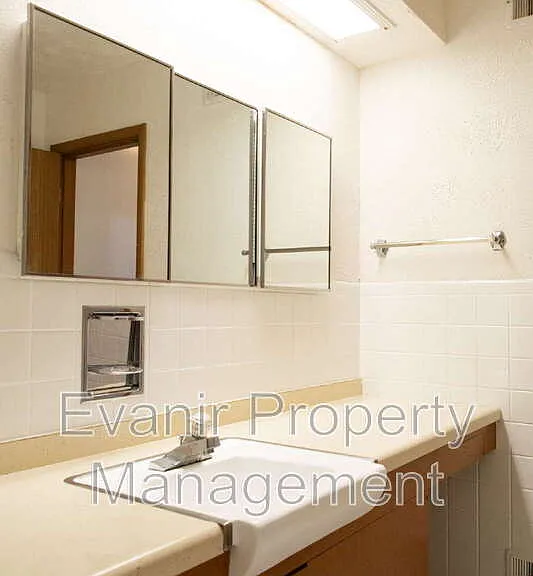 528 Heather Dr #1 — Photo 22