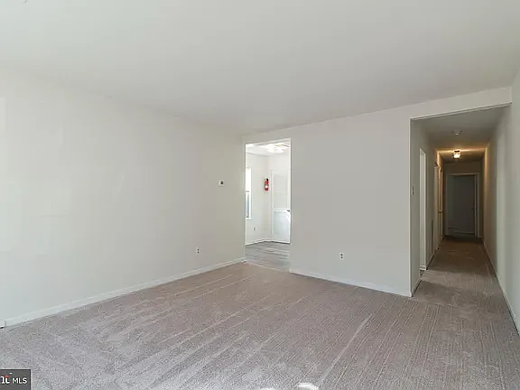 428 Harmon Rd — Photo 2