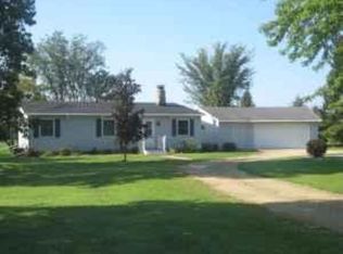 E8295 Prahl Rd, New London, WI 54961
