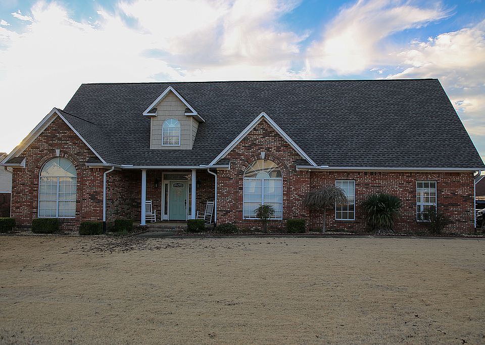 1st image of 137 Garden Park Dr