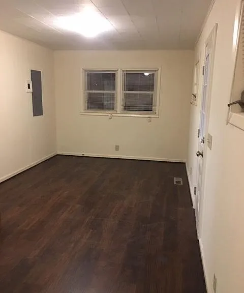 55 Cox St #B — Photo 3