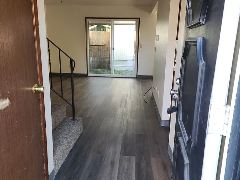 1260 Nandina St — Photo 2