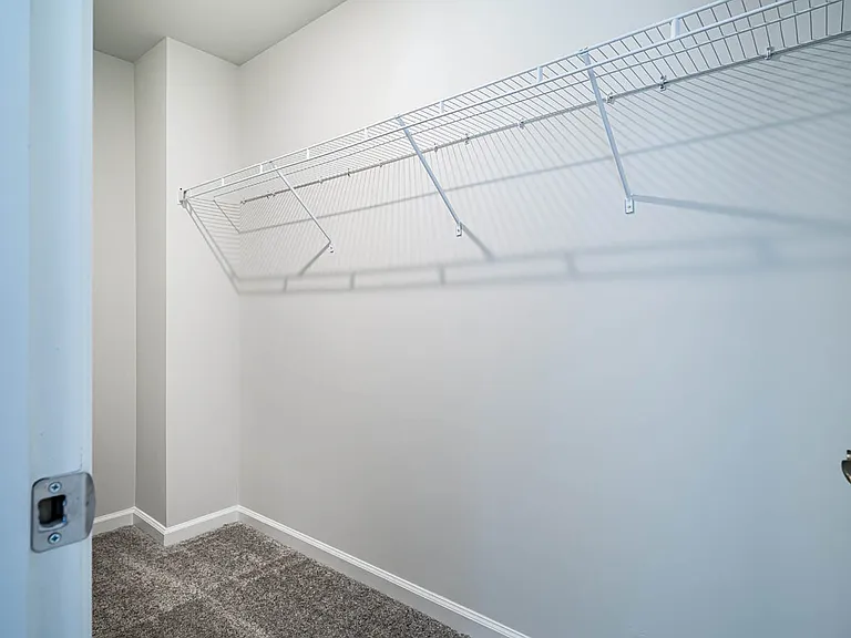 1400 Hollyview Ave — Photo 36