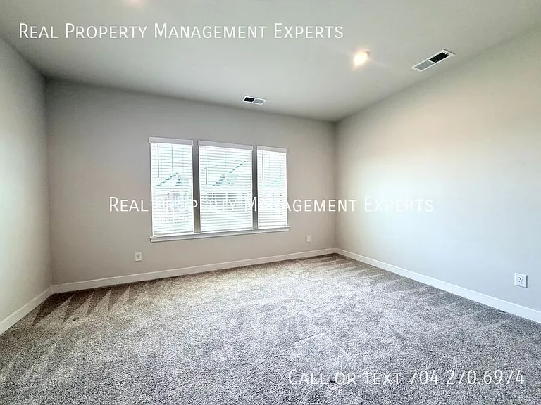 2841 Statesville Ave — Photo 8