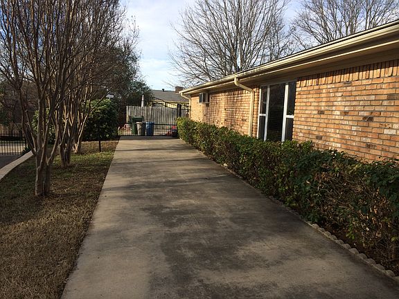 3rd image of 6509 Riviera Dr