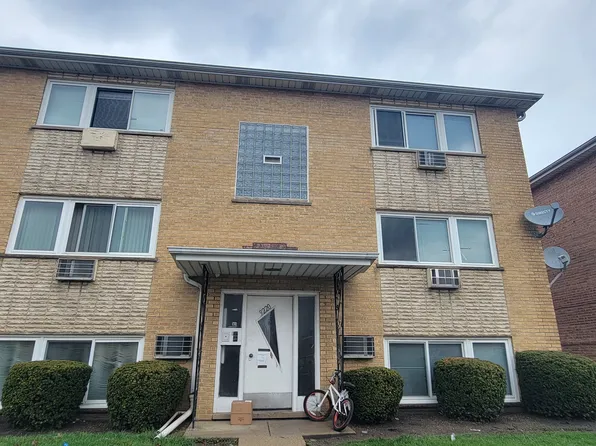 9220 Jill Ln #Top, Schiller Park, IL 60176