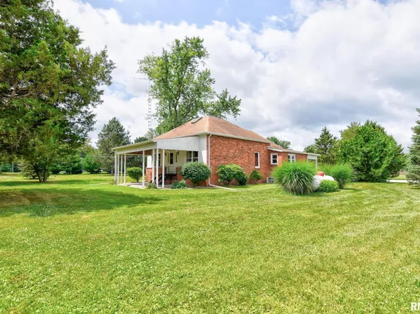 1798 E 1685 North Rd, Taylorville, IL 62568