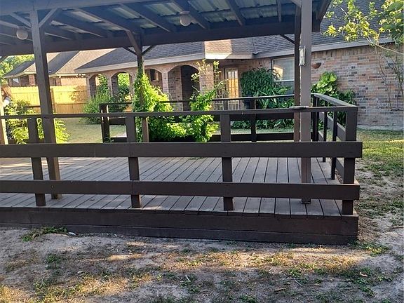 4th image of 1621 Sunnyside Dr
