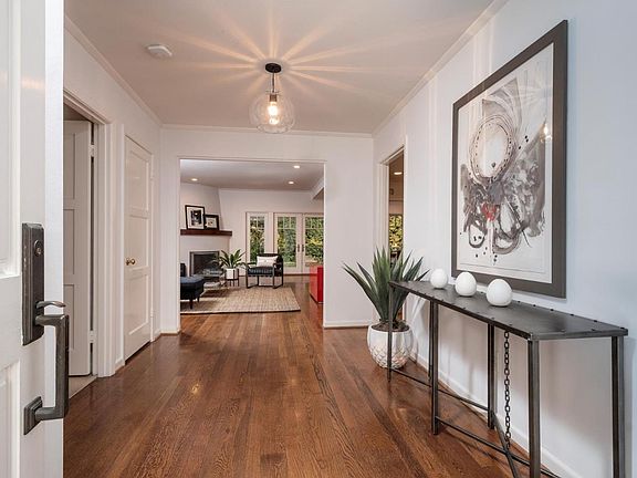 4th image of 1640 Lassen Way