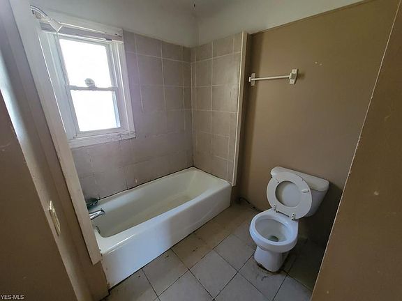 5th image of 5435 Madison Ave