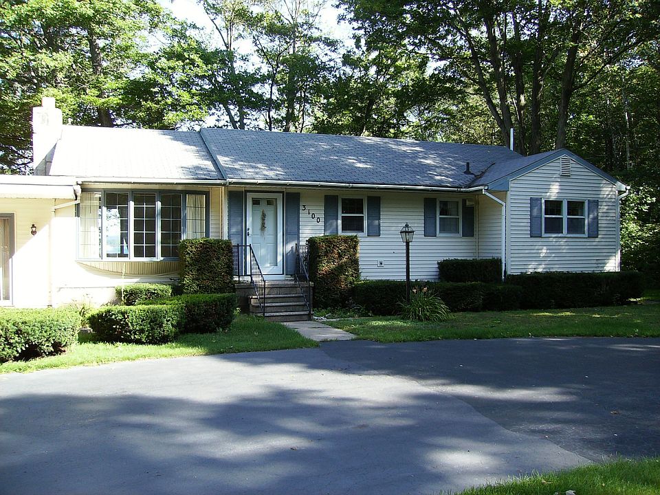 1st image of 3100 Lakeshore Dr