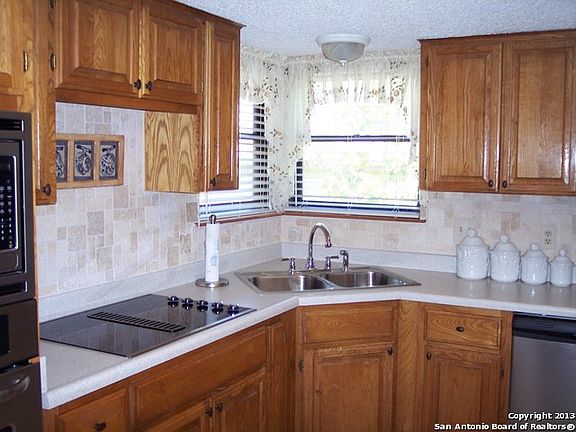 4th image of 3479 River North Dr