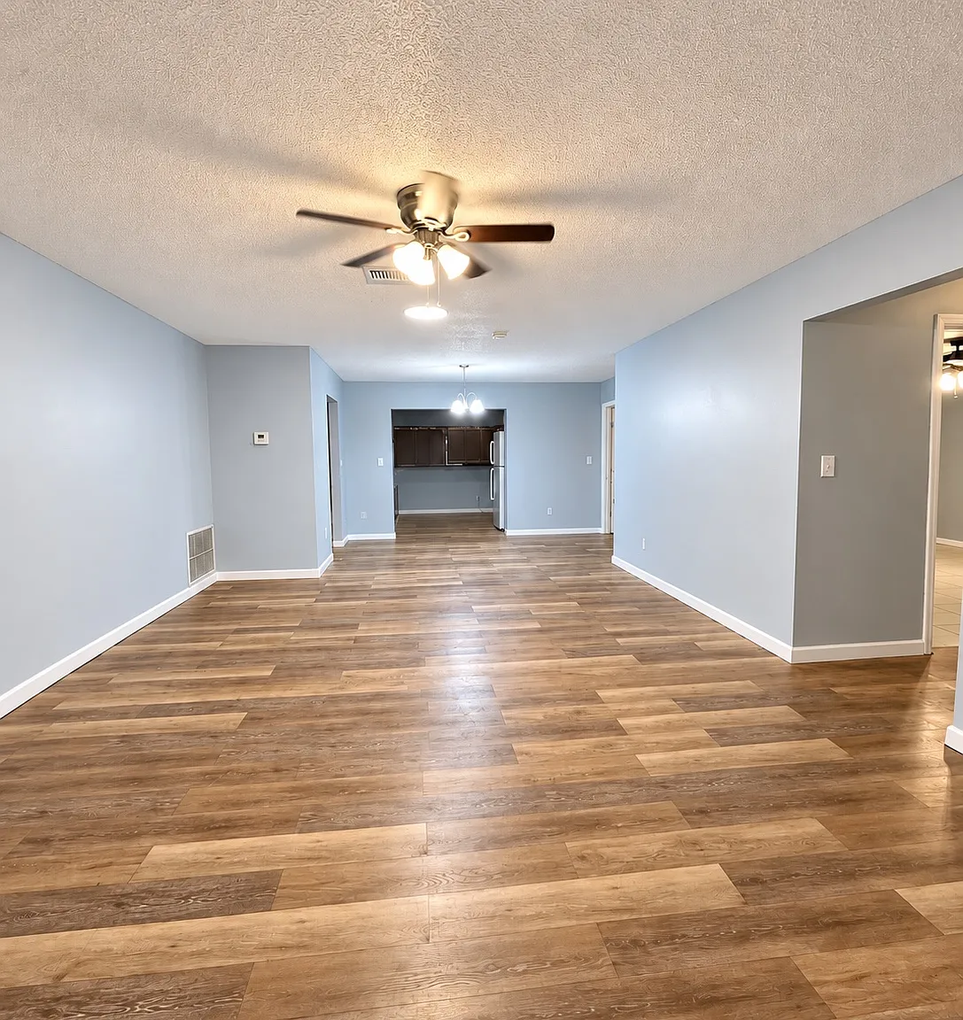 3 bed, 1800 sqft, $2,700 — Photo 2