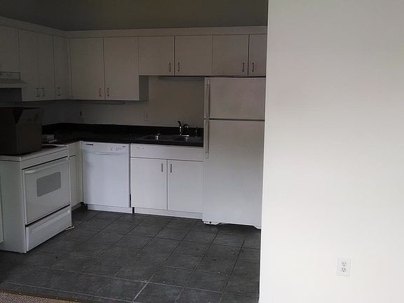 2nd image of 305 W Broad St APT 304