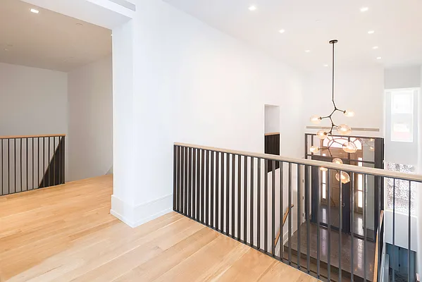 Sold by Compass | media 7