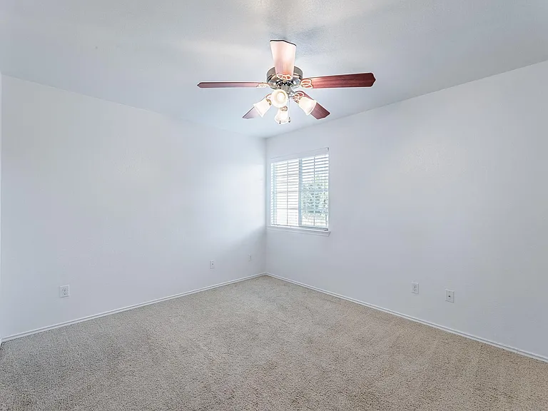 1205 Logan Dr — Photo 26