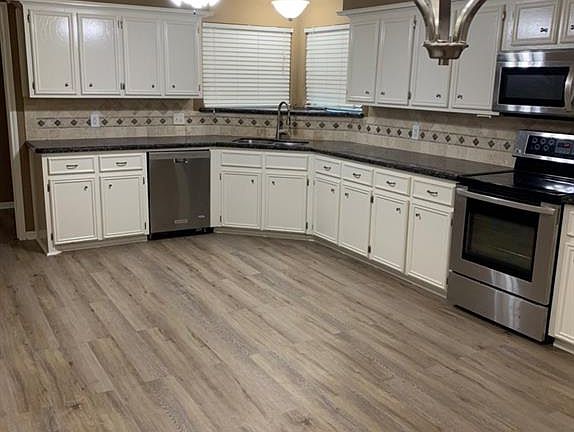 2nd image of 115 Basswood St