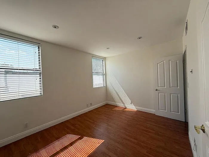 14912 Dickens St #13 — Photo 6
