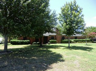 121 Ridge Crest Dr, Red Oak, TX 75154