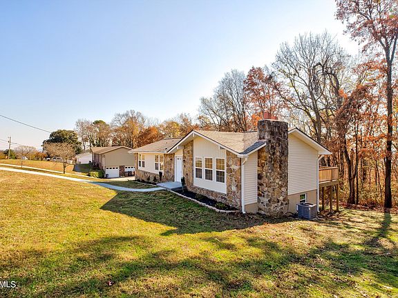 2nd image of 4900 Farland Dr