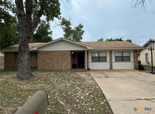 1400 Baldridge Dr, Gatesville, TX 76528