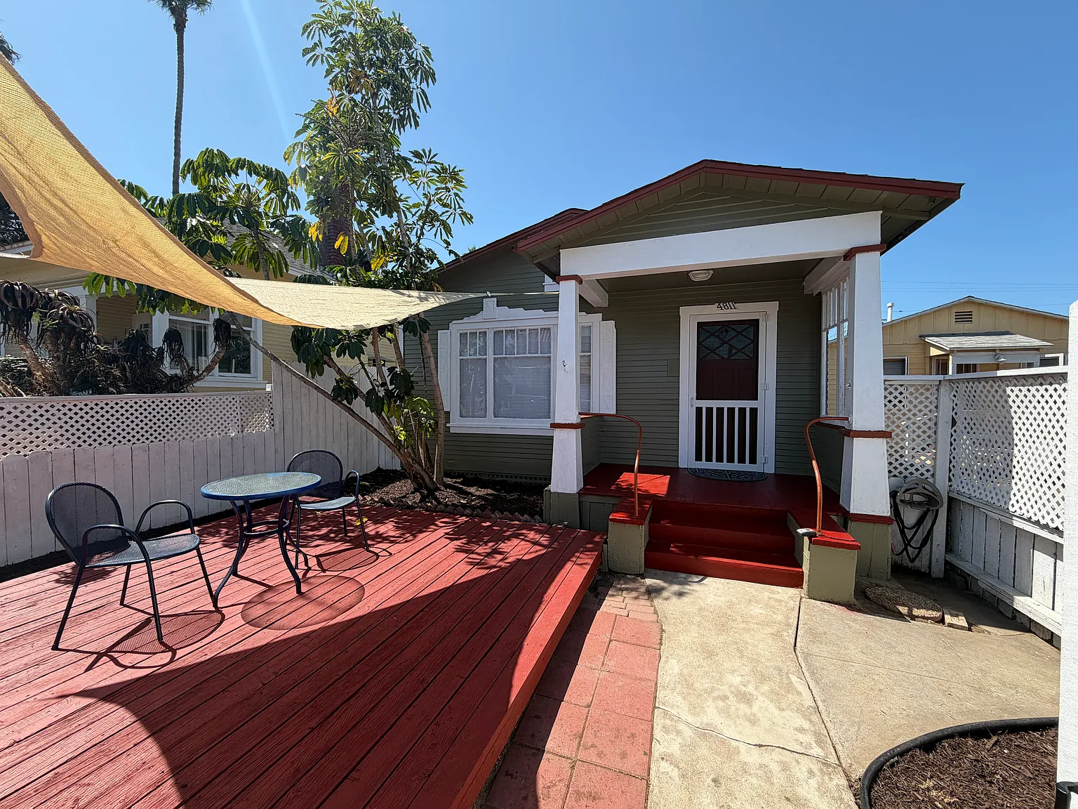 3 bed, 760 sqft, $3,895 — Photo 1