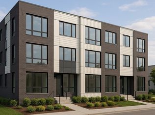 426 Blake Blvd, Ottawa, ON K1K1B1