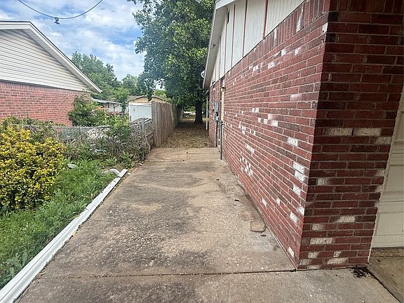3rd image of 251 E 137th St