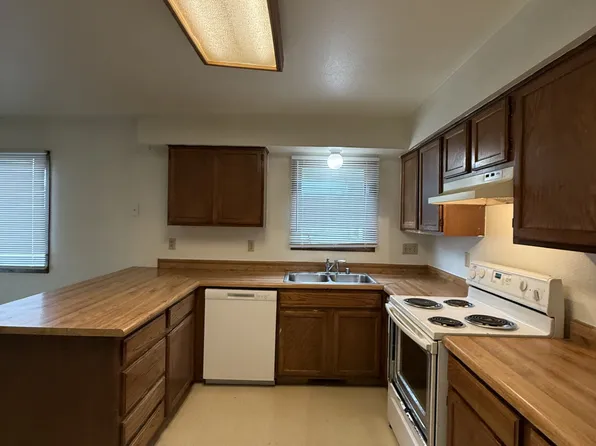 1708 Russian Jack Dr, Anchorage, AK 99508