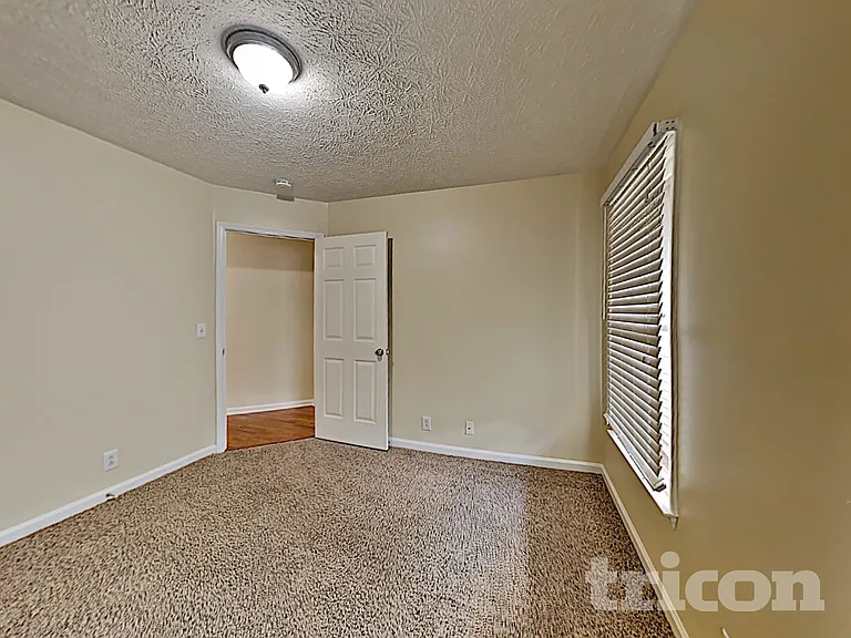 1943 Turfland Dr — Photo 14