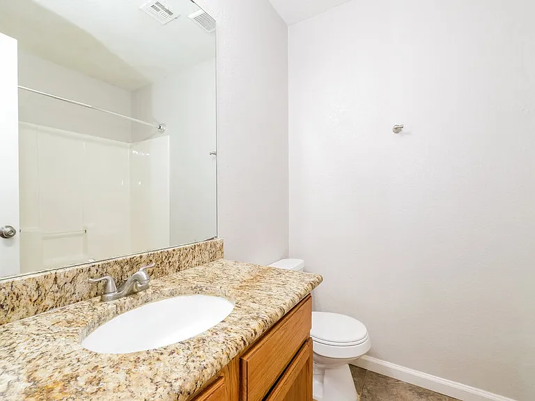 1101 Edinburg Dr — Photo 15