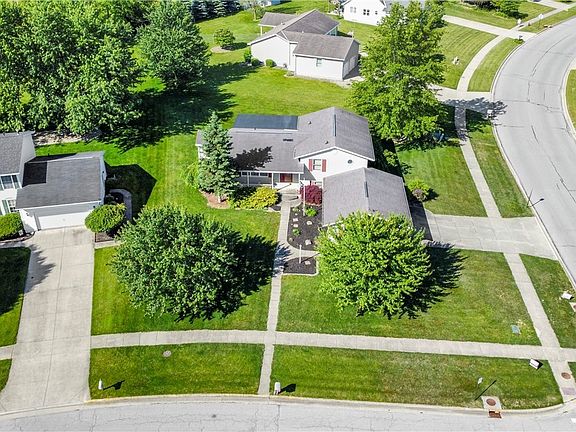 5th image of 633 King Ridge Ct