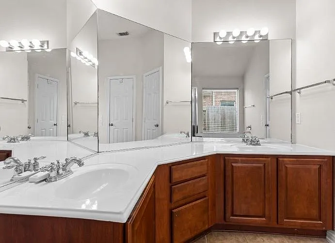 8817 Sunforest Ln — Photo 10