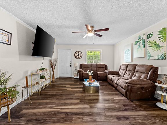 5th image of 2321 Grandview Dr