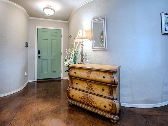 2nd image of 607 Hideaway Cir