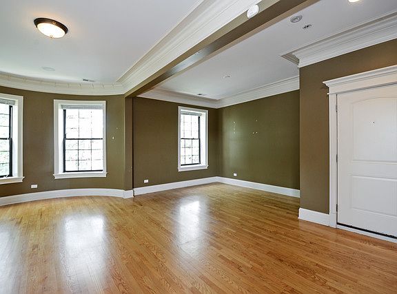 2nd image of 5039 S Michigan Ave APT 3